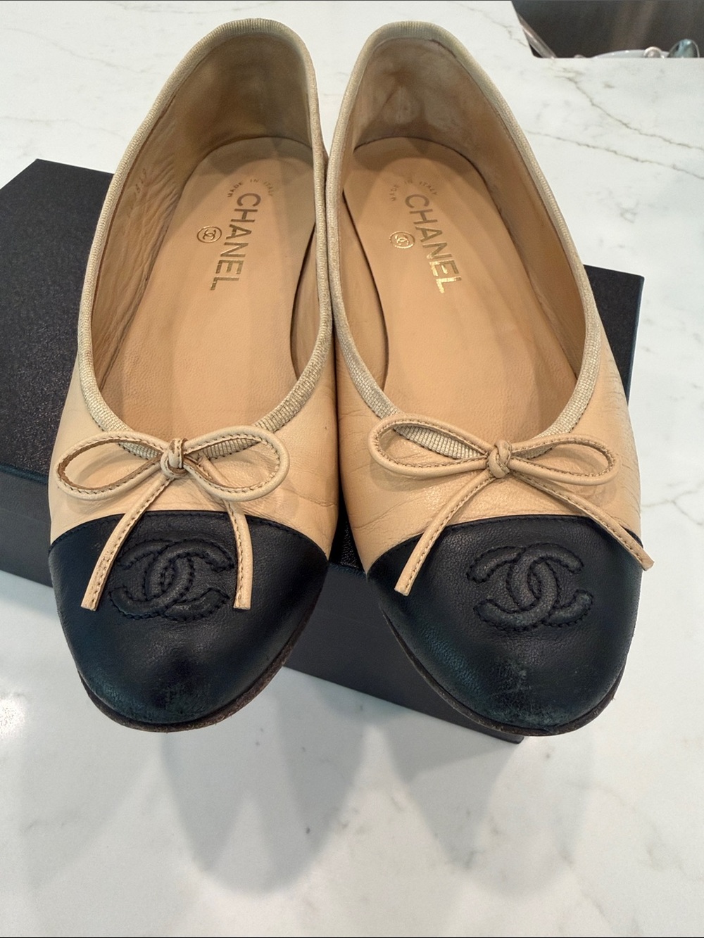 CHANEL Beige and Black Leather Cap-Toe Ballerinas Flats - Picture 8 of 13
